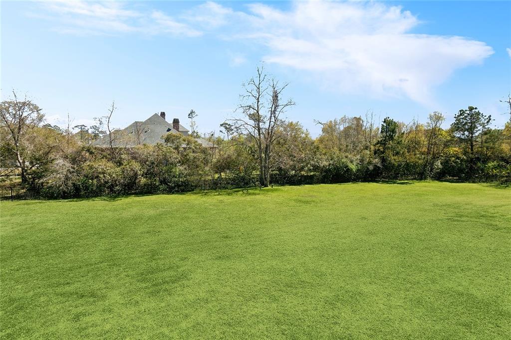 Mandeville, Louisiana 70471, United States, 6 Bedrooms Bedrooms, ,5 BathroomsBathrooms,Residential,Active,97618