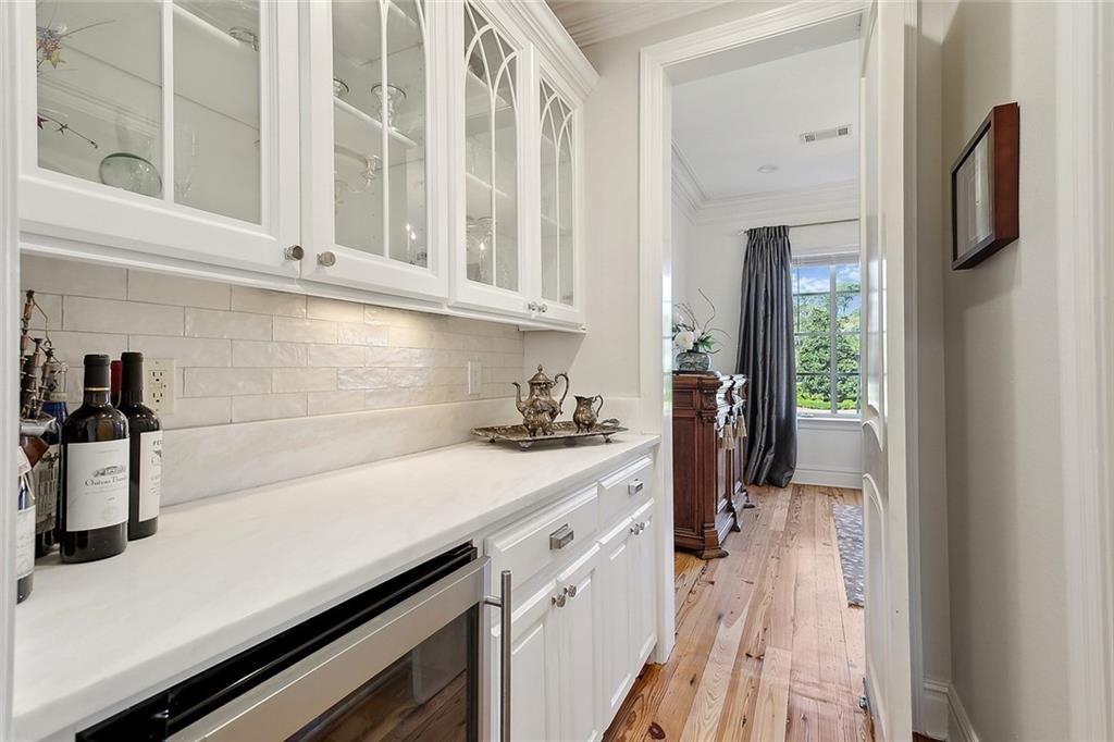 Mandeville, Louisiana 70471, United States, 6 Bedrooms Bedrooms, ,5 BathroomsBathrooms,Residential,Active,97618