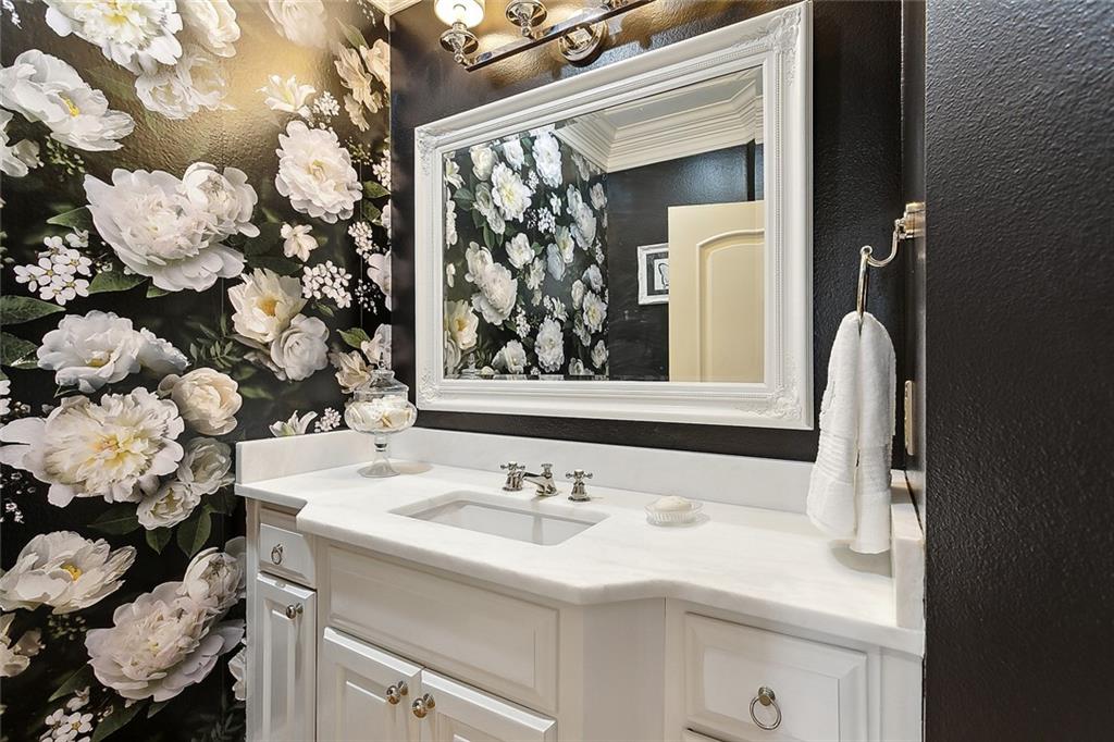 Mandeville, Louisiana 70471, United States, 6 Bedrooms Bedrooms, ,5 BathroomsBathrooms,Residential,Active,97618