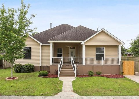 204 DOERR Drive Arabi LA 70032