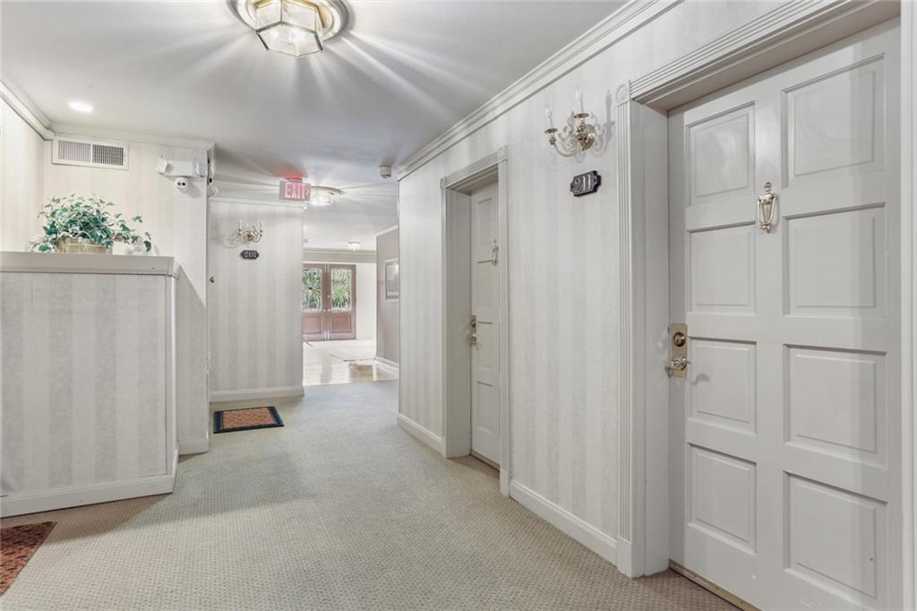 3000 ST CHARLES Avenue 211