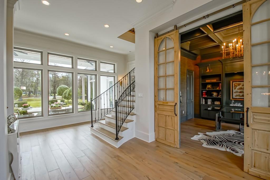 208 FOREST OAKS Drive