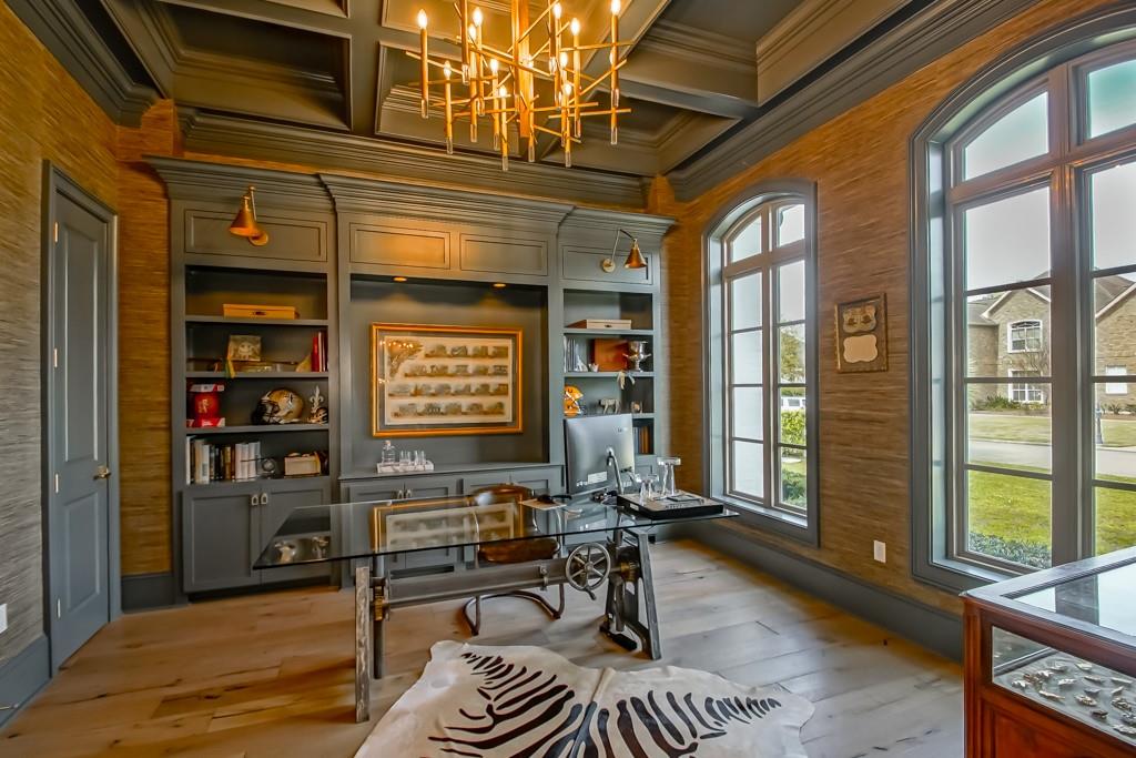 208 FOREST OAKS Drive