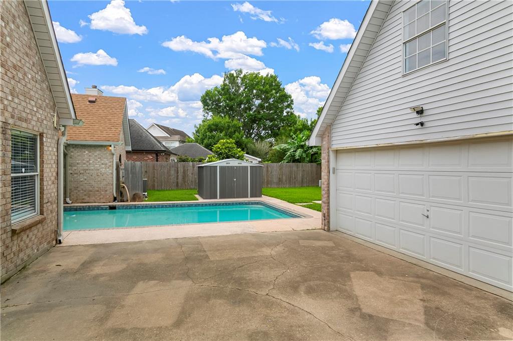 33 NOTTOWAY Drive