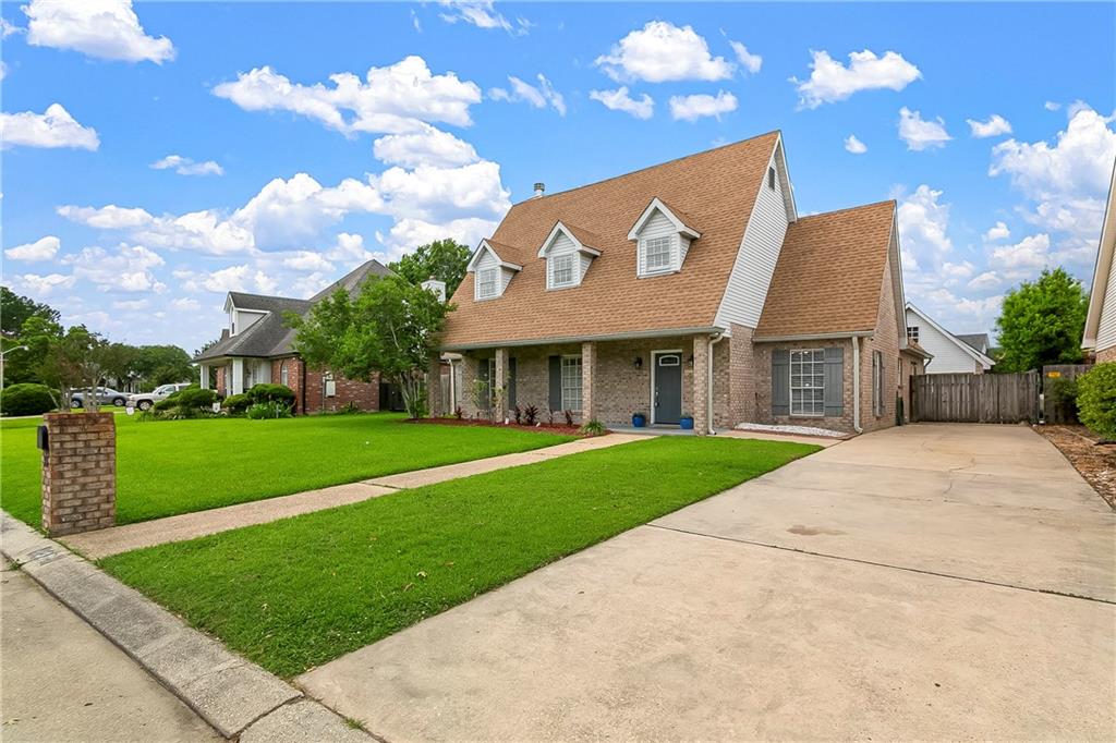 33 NOTTOWAY Drive
