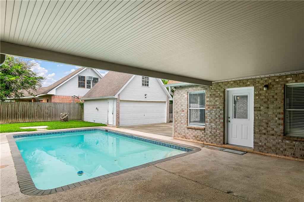 33 NOTTOWAY Drive