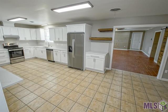 3 LYNN Lane
