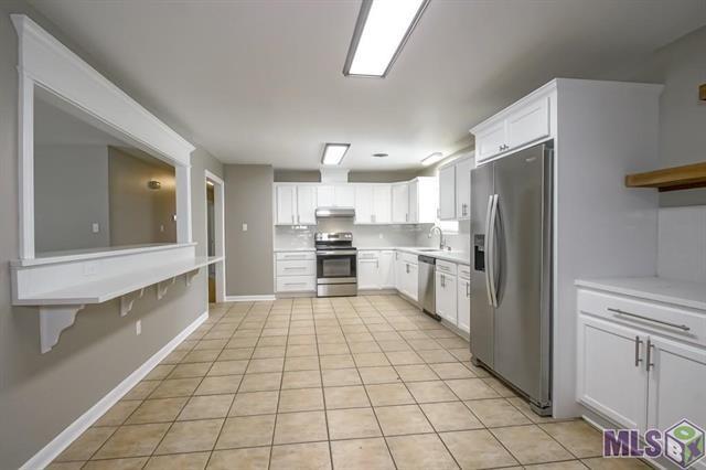 3 LYNN Lane