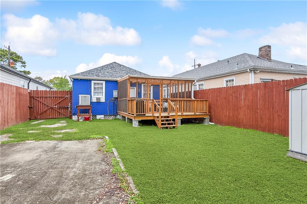 New Orleans, Louisiana 70118, United States, 2 Bedrooms Bedrooms, ,1 BathroomBathrooms,Residential,Pending,61616