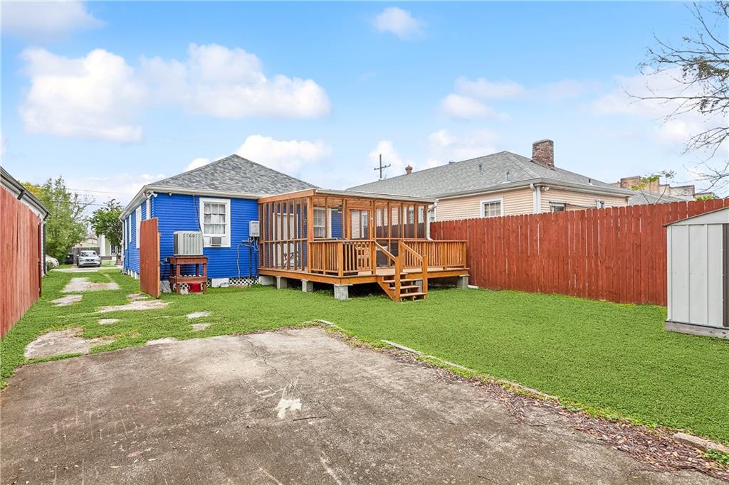 New Orleans, Louisiana 70118, United States, 2 Bedrooms Bedrooms, ,1 BathroomBathrooms,Residential,Pending,61616