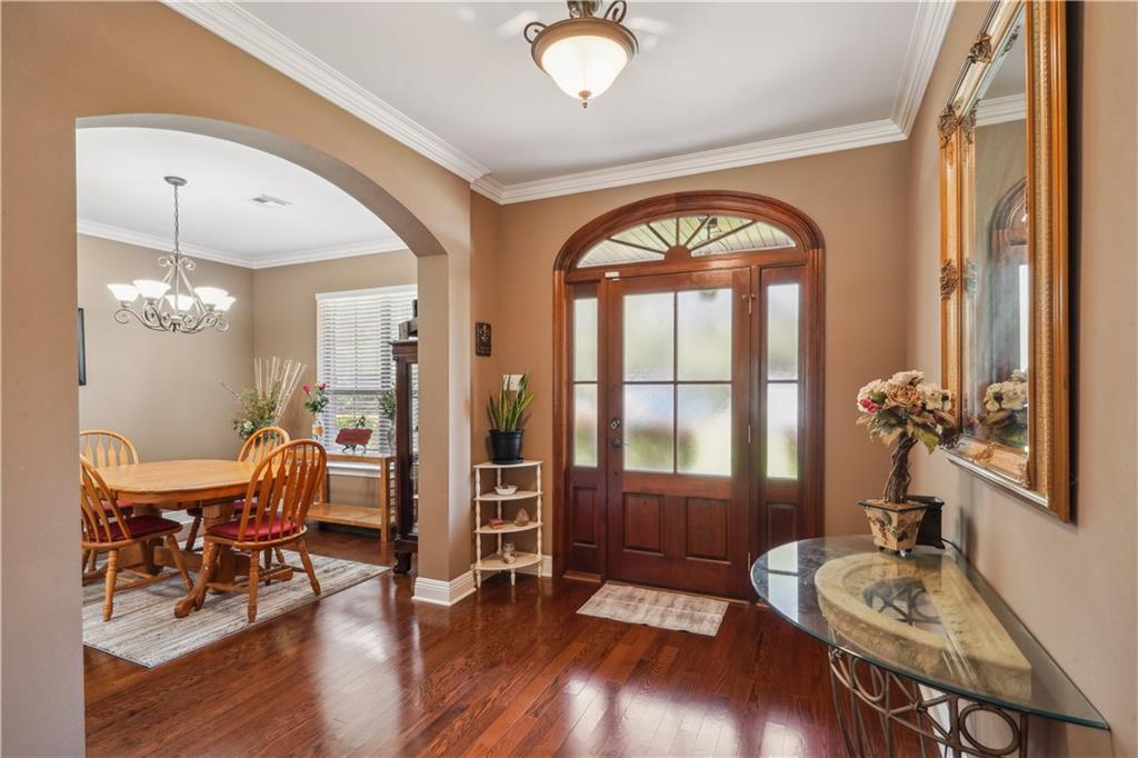 207 THORNWOOD Drive