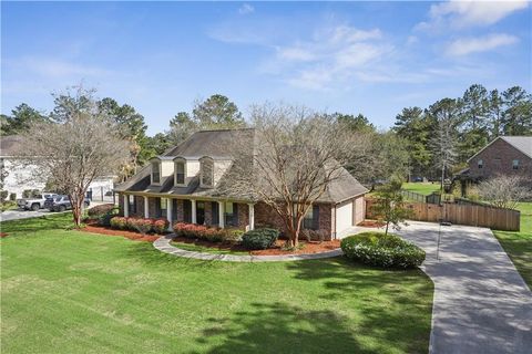 207 THORNWOOD Drive Covington LA 70435