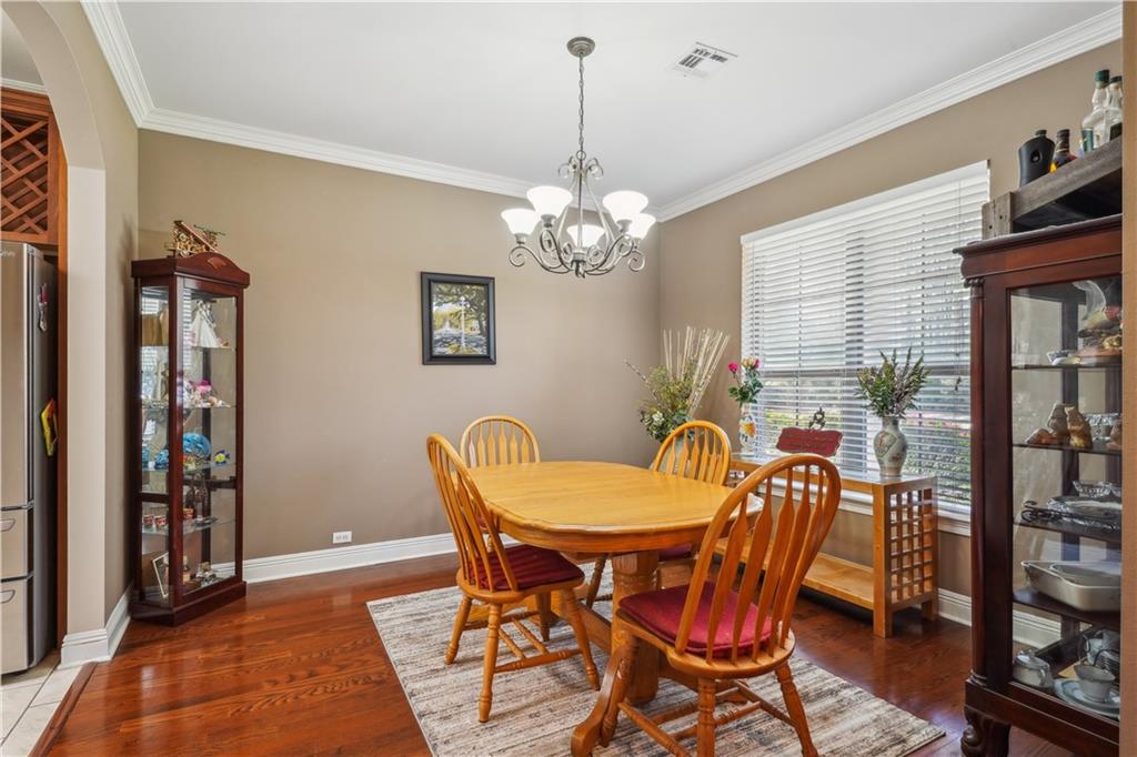 207 THORNWOOD Drive