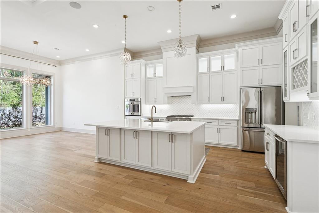 375 RUE CHARLOTTE Road