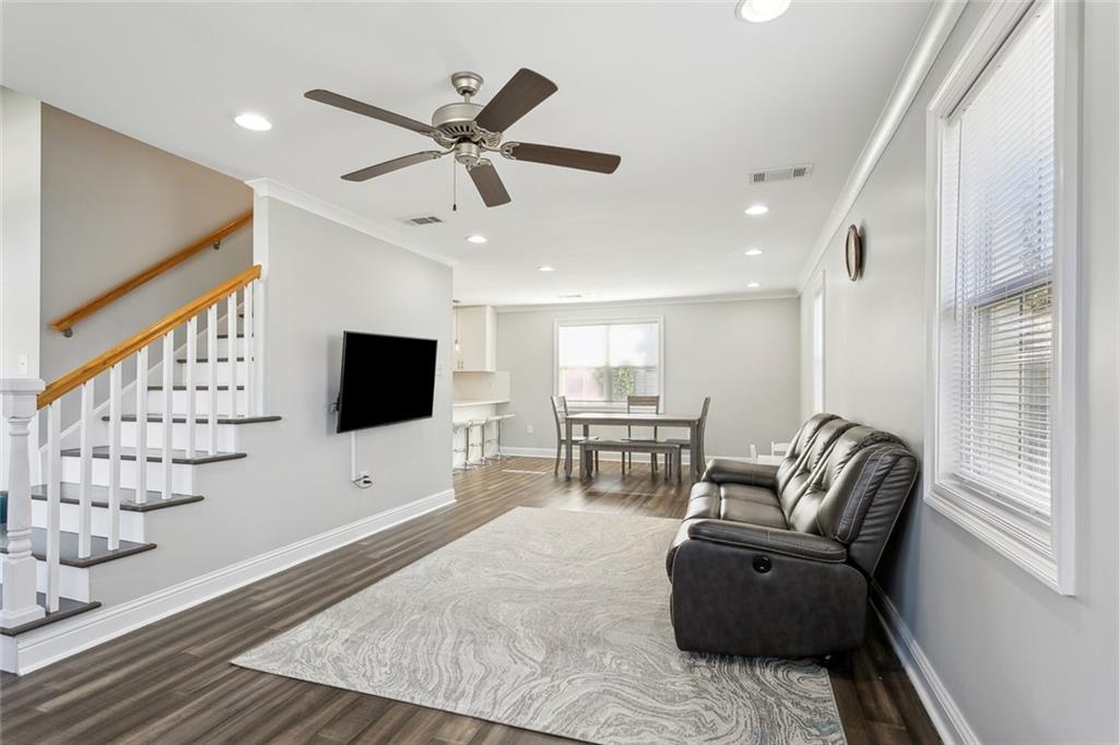 2121 METAIRIE Court