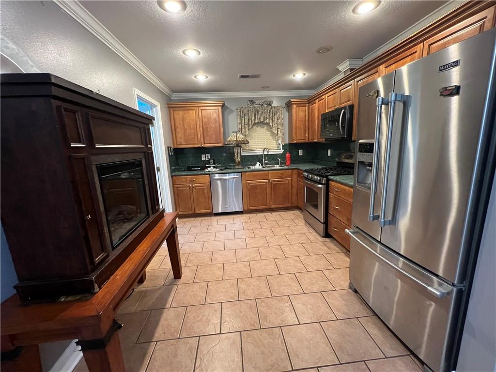 2816 MUNSTER Boulevard