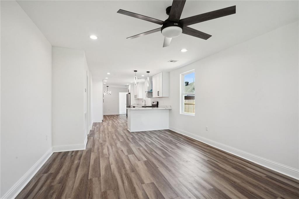 43 LABARRE Place