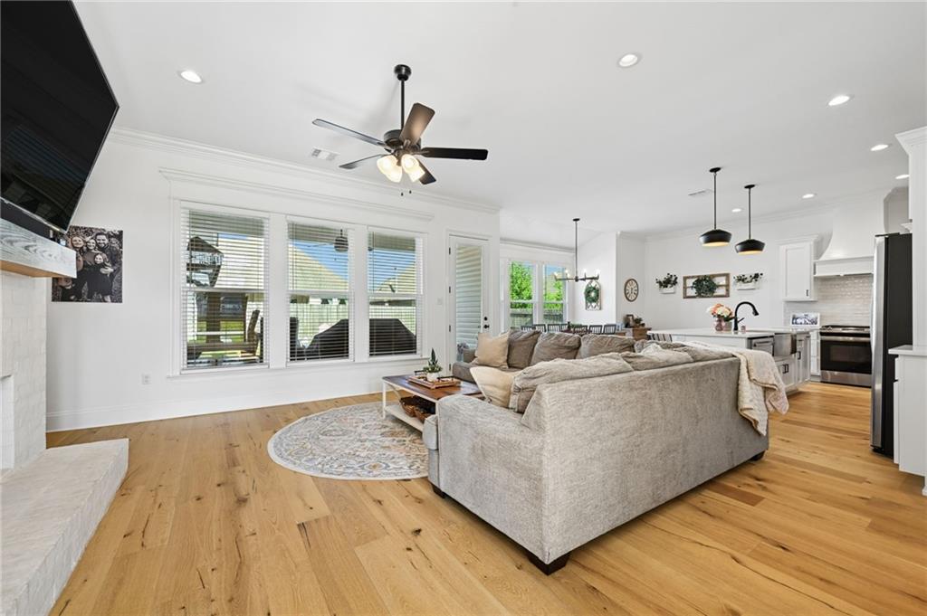 2037 WHITE DOVE Drive