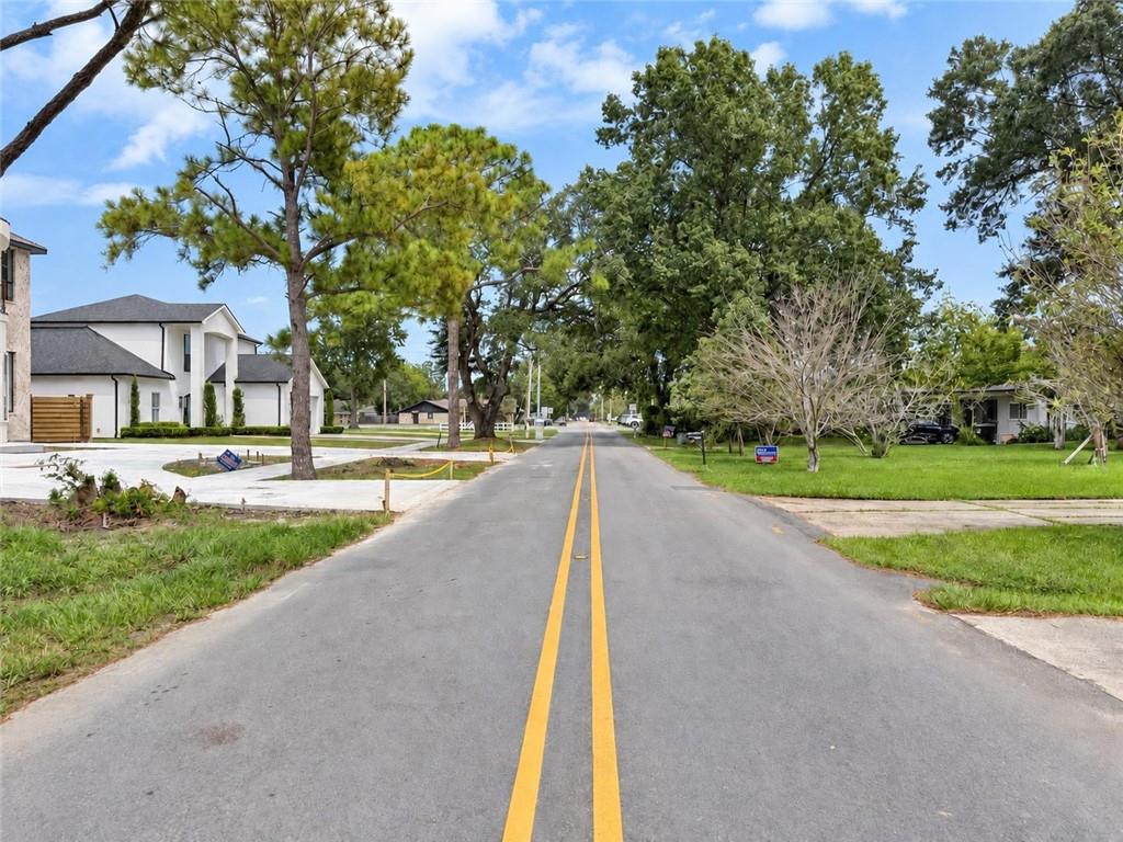 COLONIAL CLUB Drive