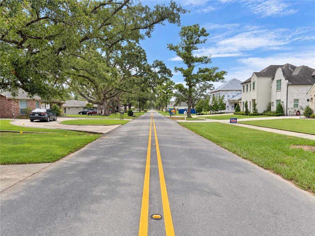 COLONIAL CLUB Drive