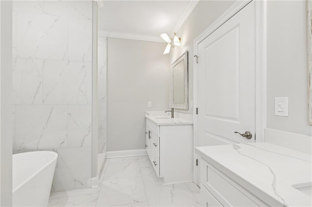 New Orleans, Louisiana 70112, United States, 3 Bedrooms Bedrooms, ,3 BathroomsBathrooms,Residential,Active,253724