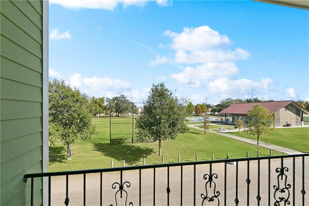 New Orleans, Louisiana 70112, United States, 3 Bedrooms Bedrooms, ,3 BathroomsBathrooms,Residential,Active,253724