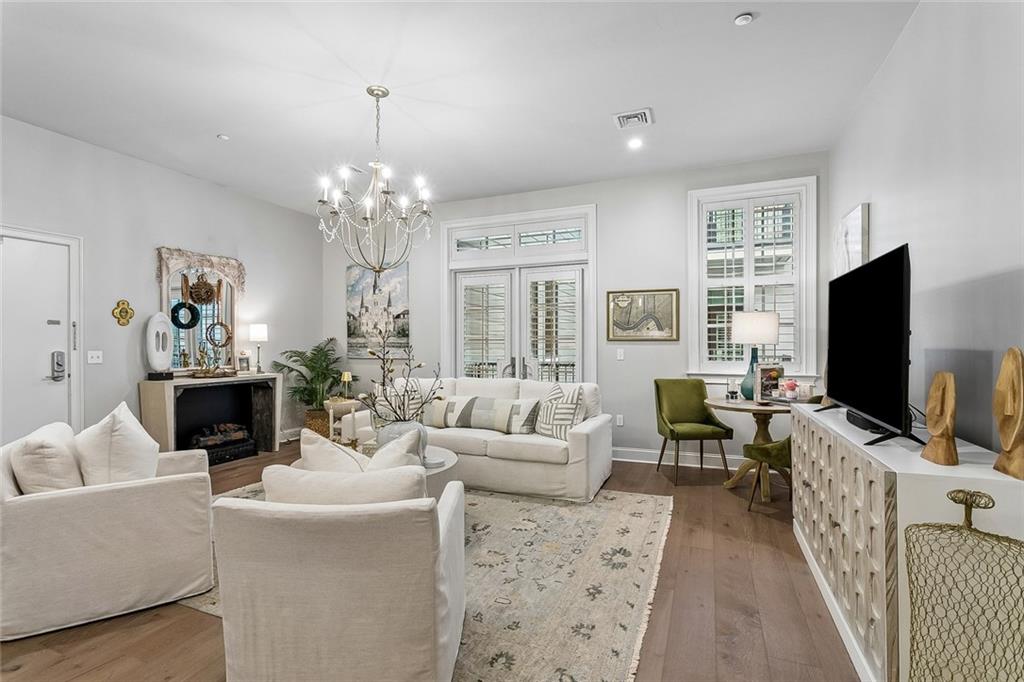 731 ST CHARLES Avenue 413