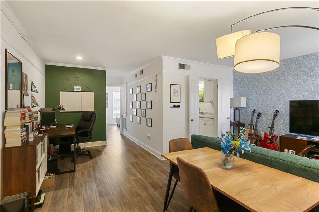732 CHEROKEE Street 305