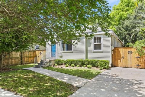 Photo of 614 FATS DOMINO Avenue, New Orleans, LA 70117 (MLS # 2553717)