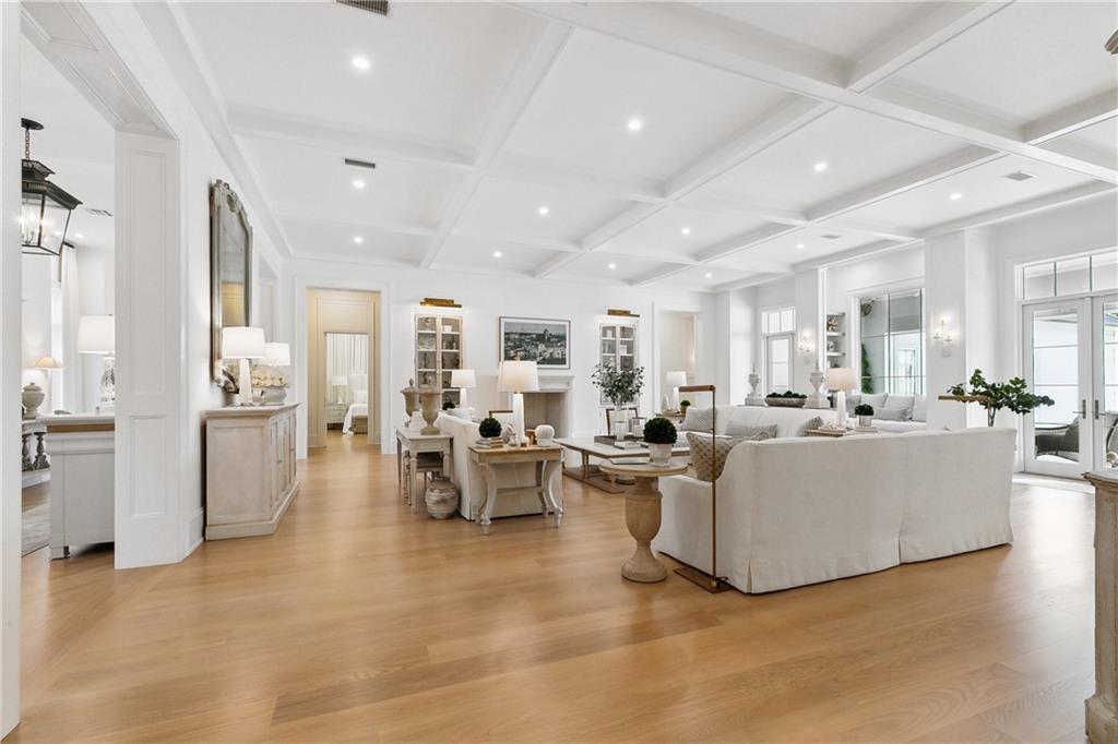 244 1/2 GARDEN Road