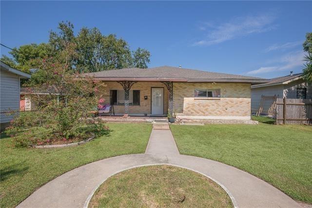 Photo 1 of 12 — 618 AVENUE H Avenue, Westwego, LA 70094