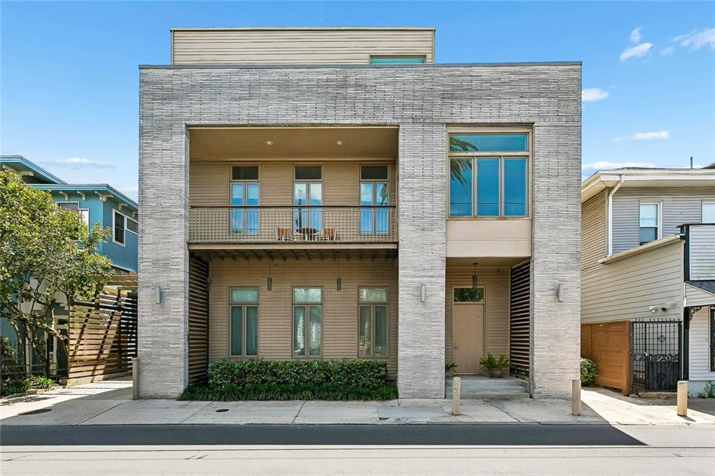 Great location! Walking distance to Audubon Park!