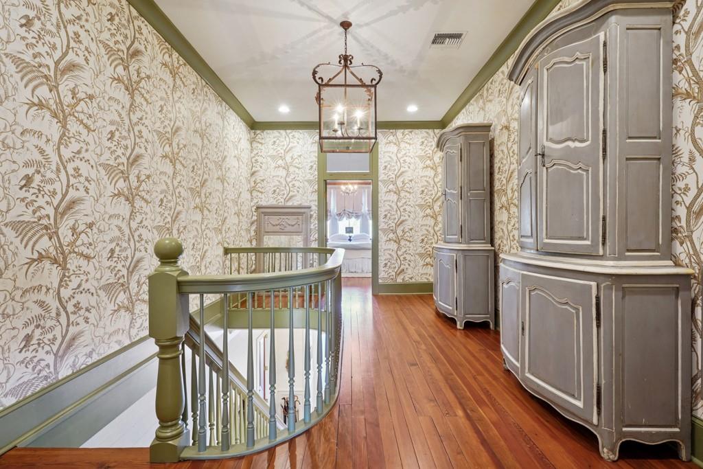 830 S NEW HAMPSHIRE Street