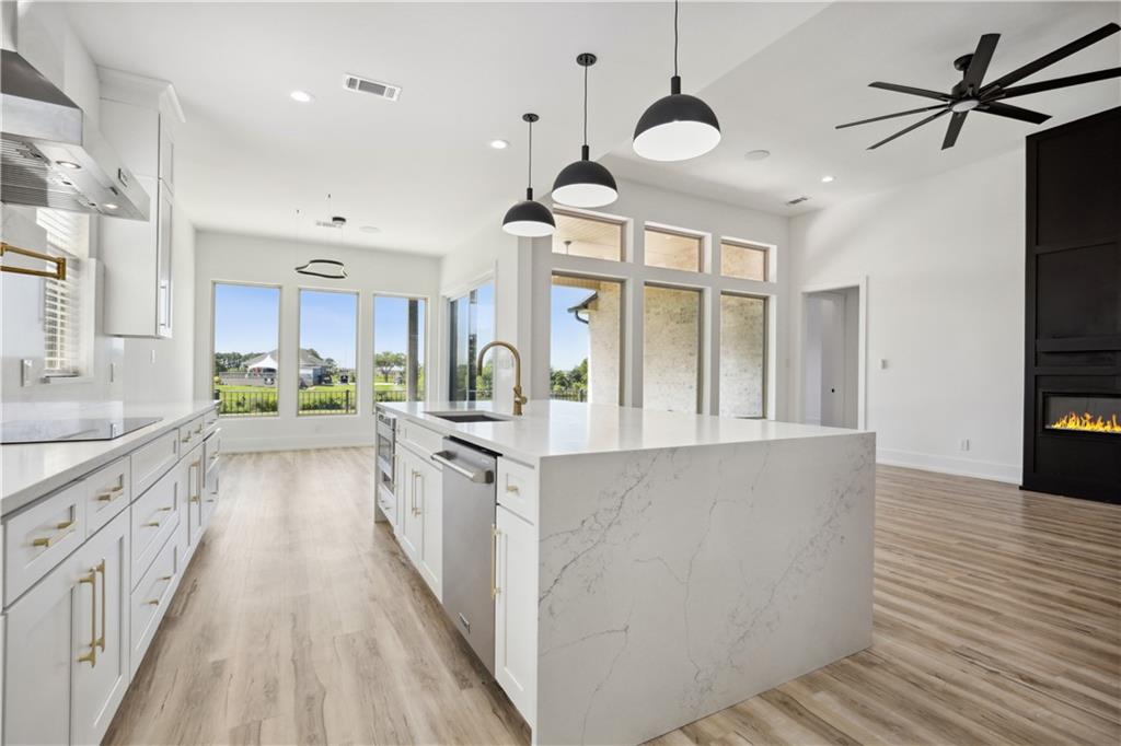 59 OAK TREE Drive