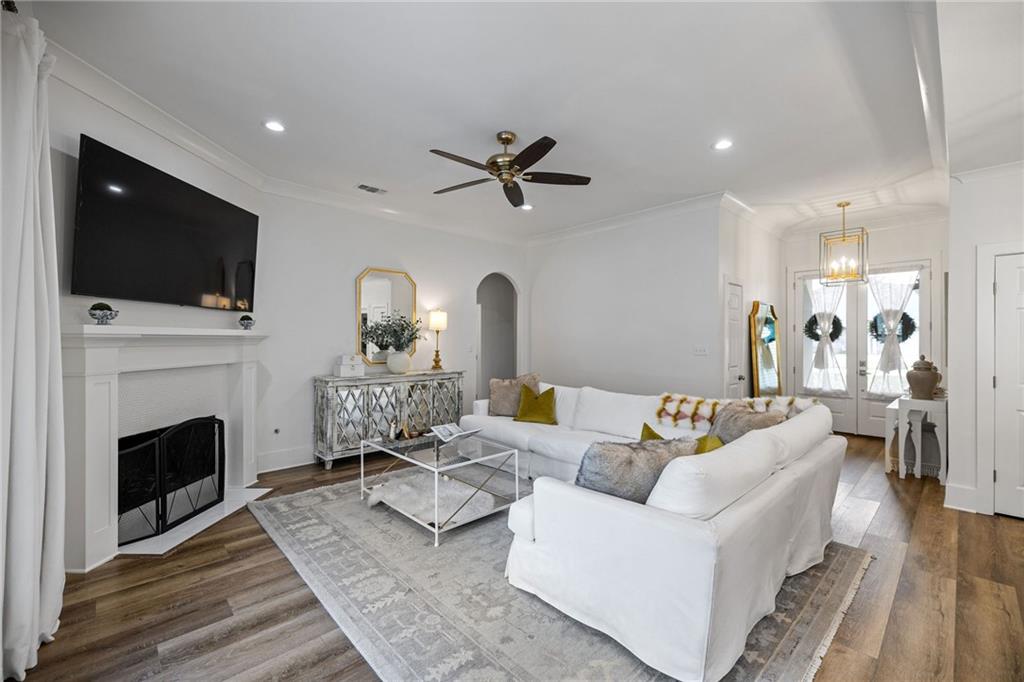 Mandeville, Louisiana 70471, United States, 3 Bedrooms Bedrooms, ,2 BathroomsBathrooms,Residential,Pending,62813