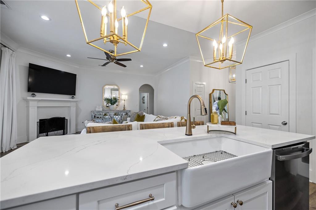 Mandeville, Louisiana 70471, United States, 3 Bedrooms Bedrooms, ,2 BathroomsBathrooms,Residential,Pending,62813