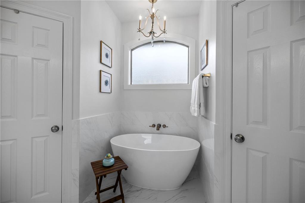 Mandeville, Louisiana 70471, United States, 3 Bedrooms Bedrooms, ,2 BathroomsBathrooms,Residential,Pending,62813