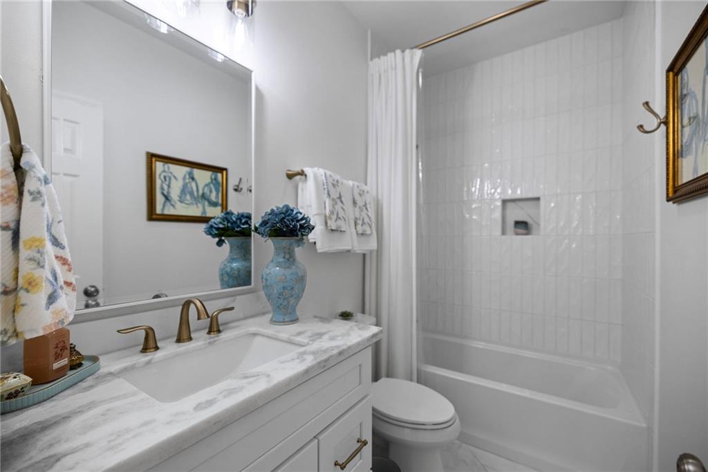 Mandeville, Louisiana 70471, United States, 3 Bedrooms Bedrooms, ,2 BathroomsBathrooms,Residential,Pending,62813