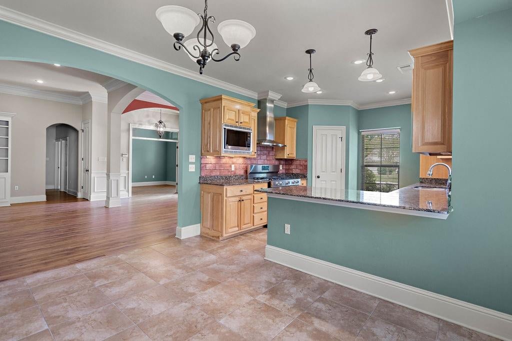 1508 PETITE Court