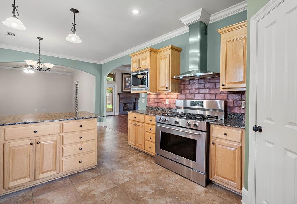 1508 PETITE Court