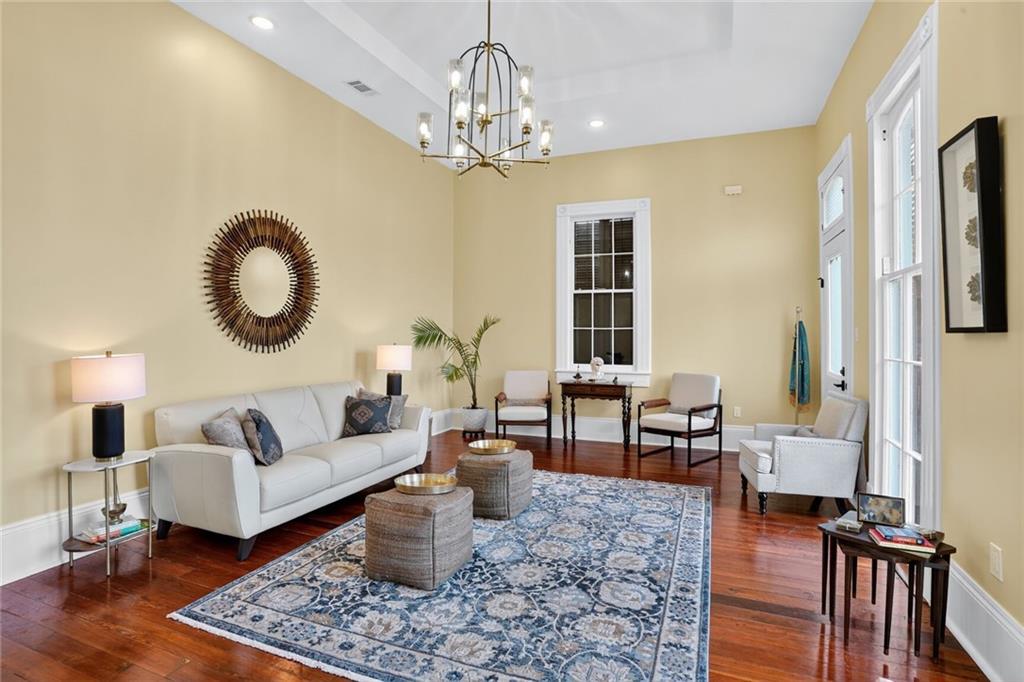 New Orleans, Louisiana 70115, United States, 3 Bedrooms Bedrooms, ,3 BathroomsBathrooms,Residential,Active,201630