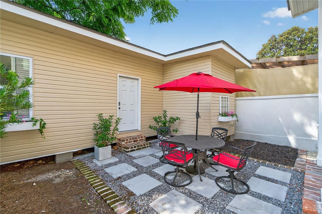 New Orleans, Louisiana 70115, United States, 3 Bedrooms Bedrooms, ,3 BathroomsBathrooms,Residential,Active,201630