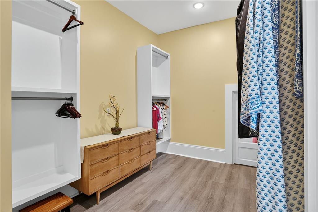 New Orleans, Louisiana 70115, United States, 3 Bedrooms Bedrooms, ,3 BathroomsBathrooms,Residential,Active,201630