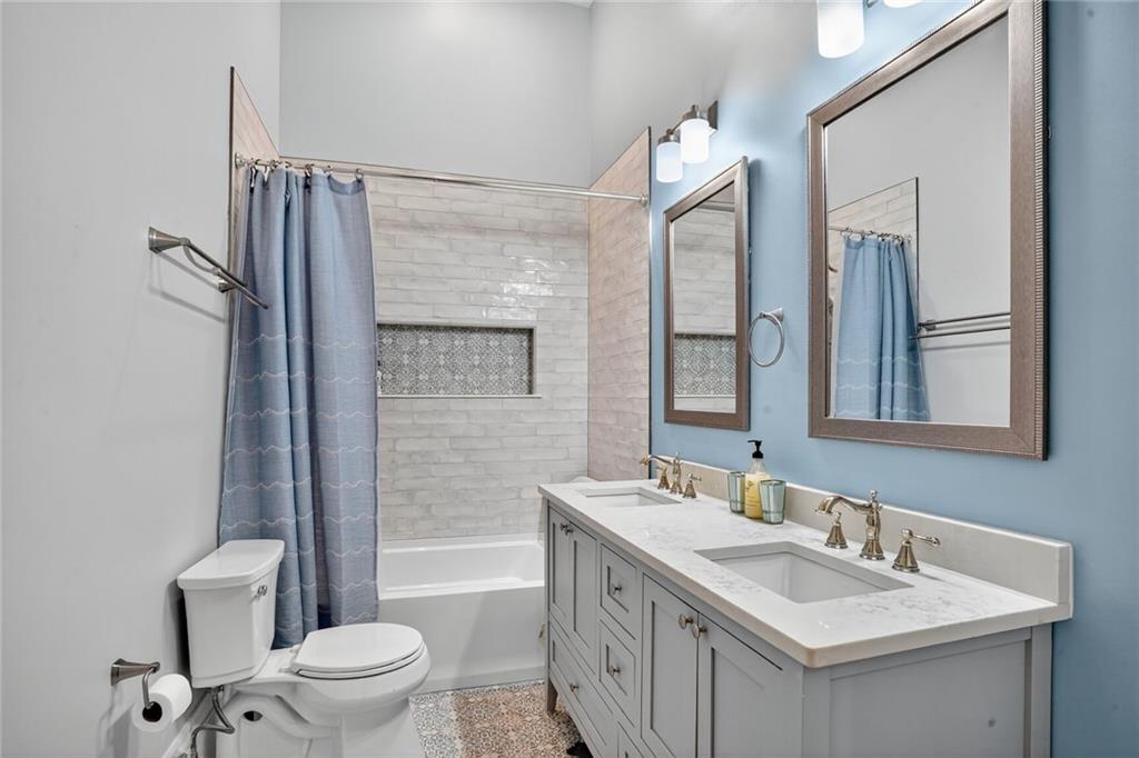 New Orleans, Louisiana 70115, United States, 3 Bedrooms Bedrooms, ,3 BathroomsBathrooms,Residential,Active,201630