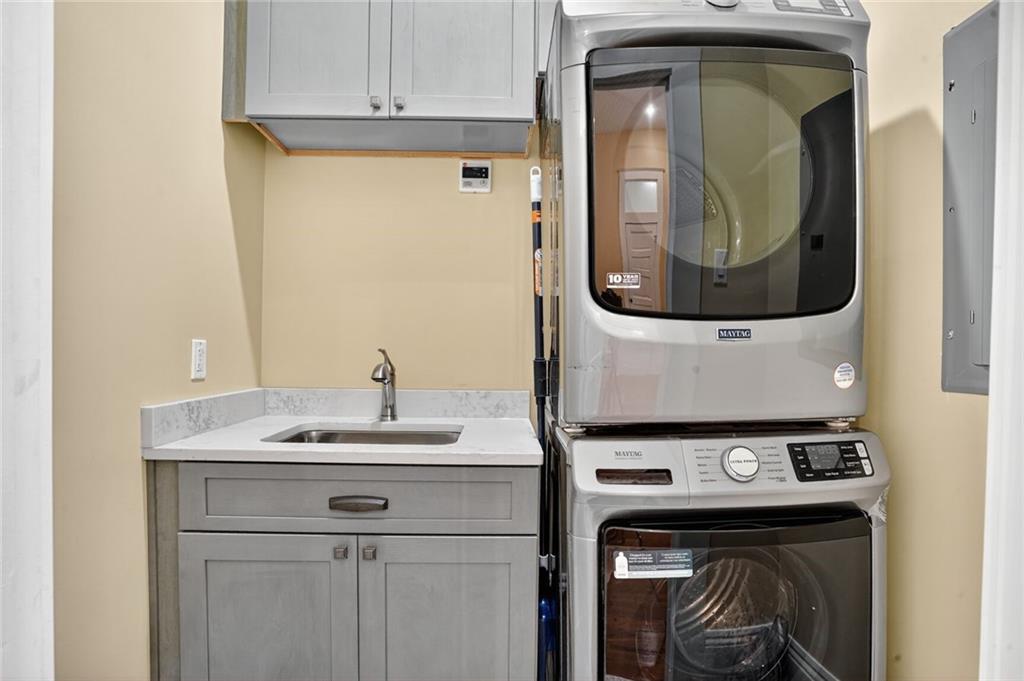 New Orleans, Louisiana 70115, United States, 3 Bedrooms Bedrooms, ,3 BathroomsBathrooms,Residential,Active,201630