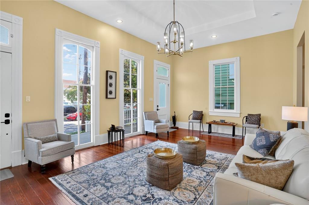 New Orleans, Louisiana 70115, United States, 3 Bedrooms Bedrooms, ,3 BathroomsBathrooms,Residential,Active,201630