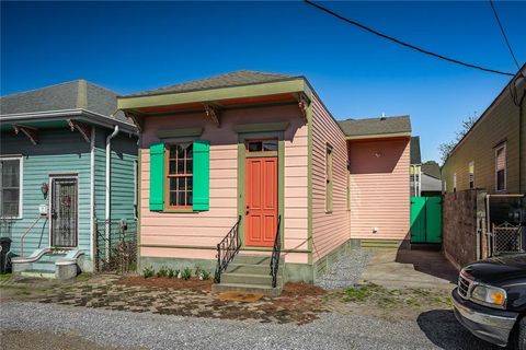 1127 MUSIC Street New Orleans LA 70117