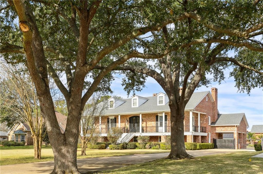 67 ELMWOOD Drive