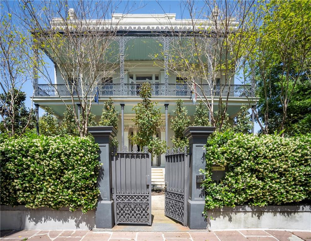 2523 PRYTANIA Street