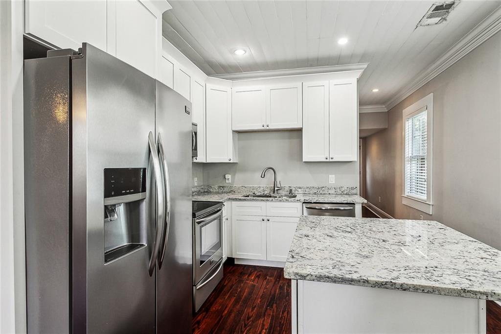 New Orleans, Louisiana 70118, United States, 2 Bedrooms Bedrooms, ,2 BathroomsBathrooms,Residential,Pending,34242